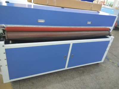 東莞合力激光HL-1613自動送料激光切割機,窗簾沙發(fā)套激光切割機 布料自動下料激光切割機,鐳射機燒花機圖片_高清圖_細節(jié)圖